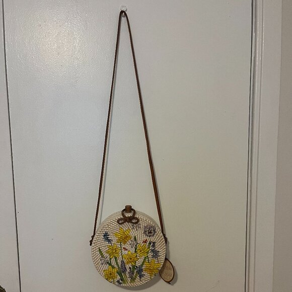 Handcrafted Floral Woven Crossbody Bag – NWT - Picture 2 of 8